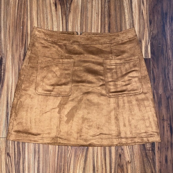Old Navy Dresses & Skirts - Faux suede mini skirt